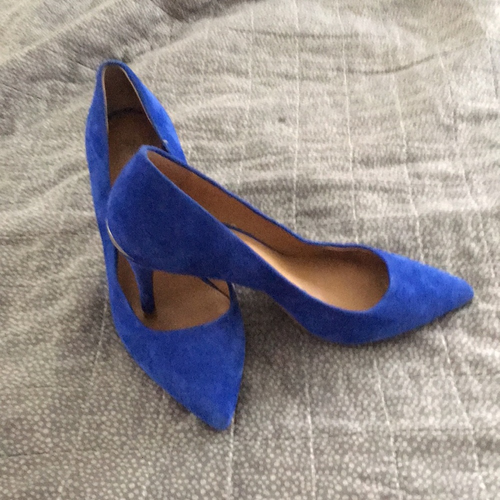 Blue suede Calvin Klein pumps